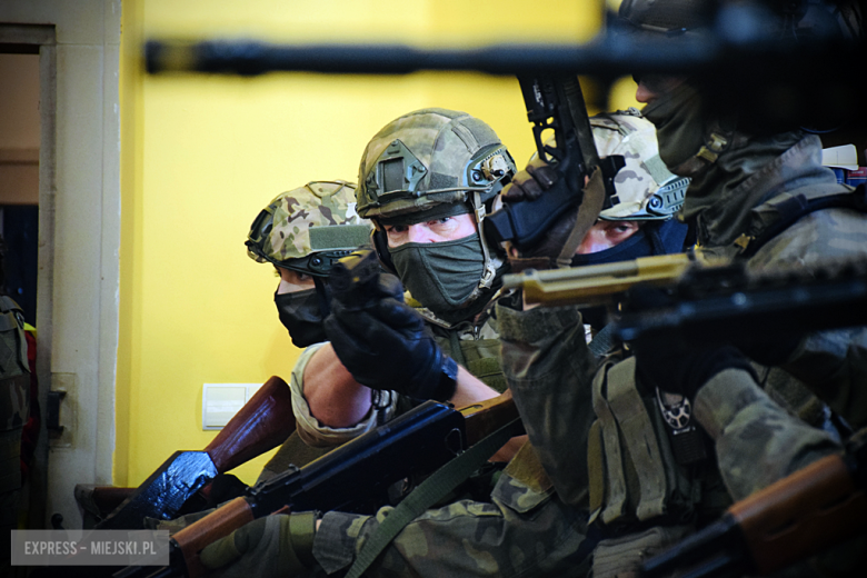 Jak zachować się w sytuacji ataku terrorystycznego? Szkolenie dla uczniów 