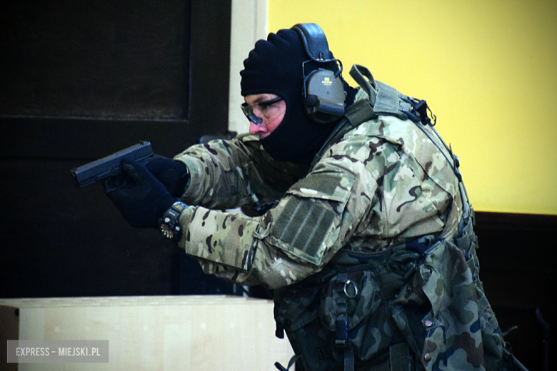 Jak zachować się w sytuacji ataku terrorystycznego? Szkolenie dla uczniów 