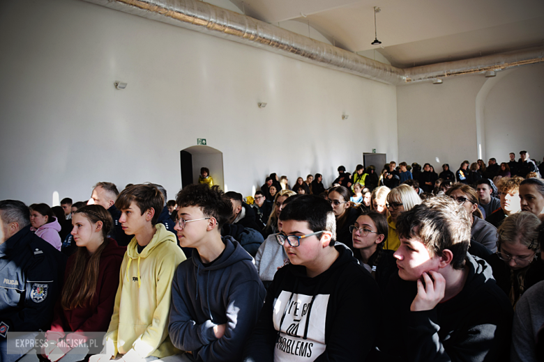 Jak zachować się w sytuacji ataku terrorystycznego? Szkolenie dla uczniów 