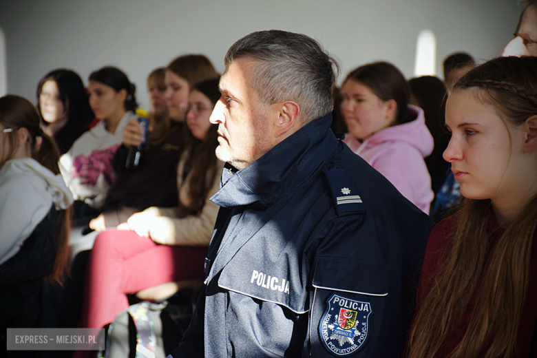 Jak zachować się w sytuacji ataku terrorystycznego? Szkolenie dla uczniów 