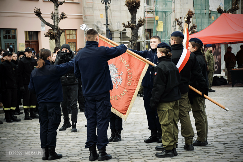 Uroczystość ślubowania kadetów klasy mundurowej w Zespole Szkół Ponadpodstawowych w Ziębicach