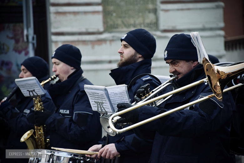 Uroczystość ślubowania kadetów klasy mundurowej w Zespole Szkół Ponadpodstawowych w Ziębicach