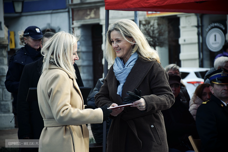 Uroczystość ślubowania kadetów klasy mundurowej w Zespole Szkół Ponadpodstawowych w Ziębicach