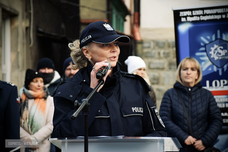 Uroczystość ślubowania kadetów klasy mundurowej w Zespole Szkół Ponadpodstawowych w Ziębicach