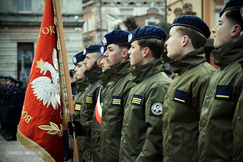 Uroczystość ślubowania kadetów klasy mundurowej w Zespole Szkół Ponadpodstawowych w Ziębicach