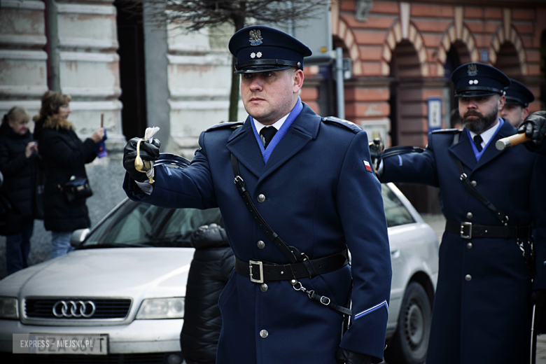 Uroczystość ślubowania kadetów klasy mundurowej w Zespole Szkół Ponadpodstawowych w Ziębicach