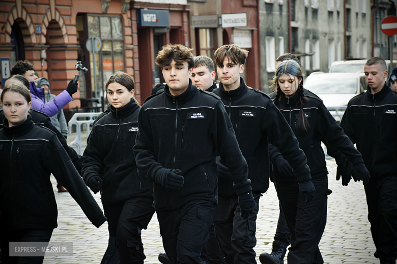 Uroczystość ślubowania kadetów klasy mundurowej w Zespole Szkół Ponadpodstawowych w Ziębicach