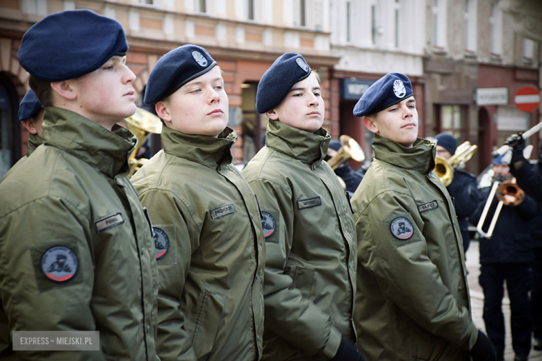 Uroczystość ślubowania kadetów klasy mundurowej w Zespole Szkół Ponadpodstawowych w Ziębicach