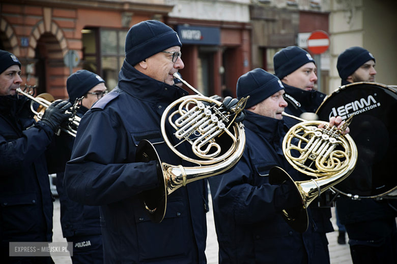 Uroczystość ślubowania kadetów klasy mundurowej w Zespole Szkół Ponadpodstawowych w Ziębicach