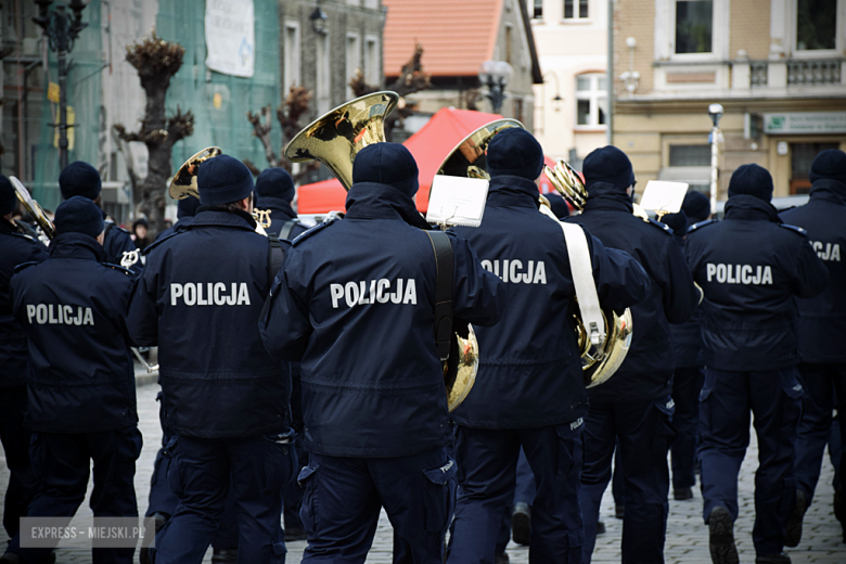 Uroczystość ślubowania kadetów klasy mundurowej w Zespole Szkół Ponadpodstawowych w Ziębicach
