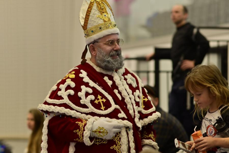 Sześcio i siedmiolatki rywalizowały w Mikołajkowym Turnieju Piłki Nożnej o Puchar Burmistrza Ziębic 