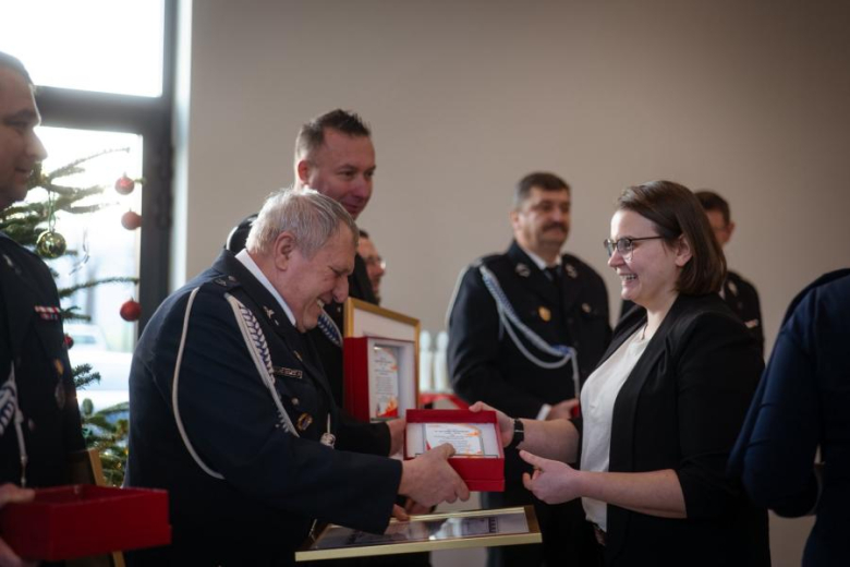 80-lecie Ochotniczych Straży Pożarnych w Gminie Stoszowice oraz przekazanie samochodów dla OSP