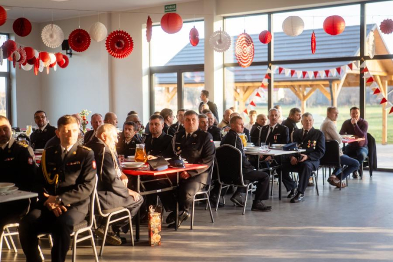 80-lecie Ochotniczych Straży Pożarnych w Gminie Stoszowice oraz przekazanie samochodów dla OSP