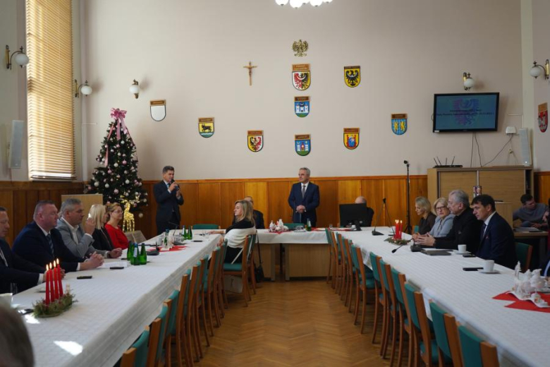 XVIII sesja Rady Powiatu Ząbkowickiego. Uchwalono budżet na 2026 rok