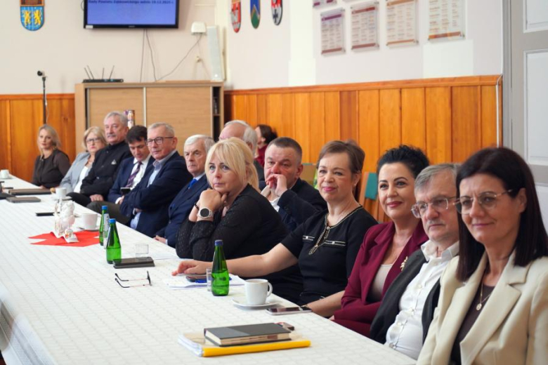 XVIII sesja Rady Powiatu Ząbkowickiego. Uchwalono budżet na 2026 rok