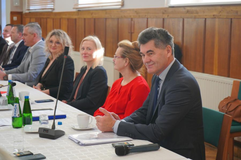 XVIII sesja Rady Powiatu Ząbkowickiego. Uchwalono budżet na 2026 rok