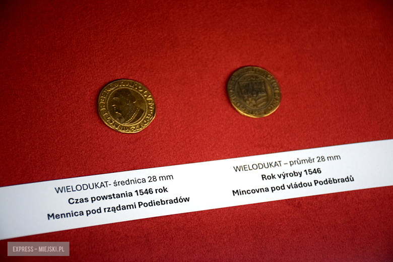 Złotostockie monety odtworzone z precyzją mistrzów. Wyjątkowa wystawa replik i hologramów