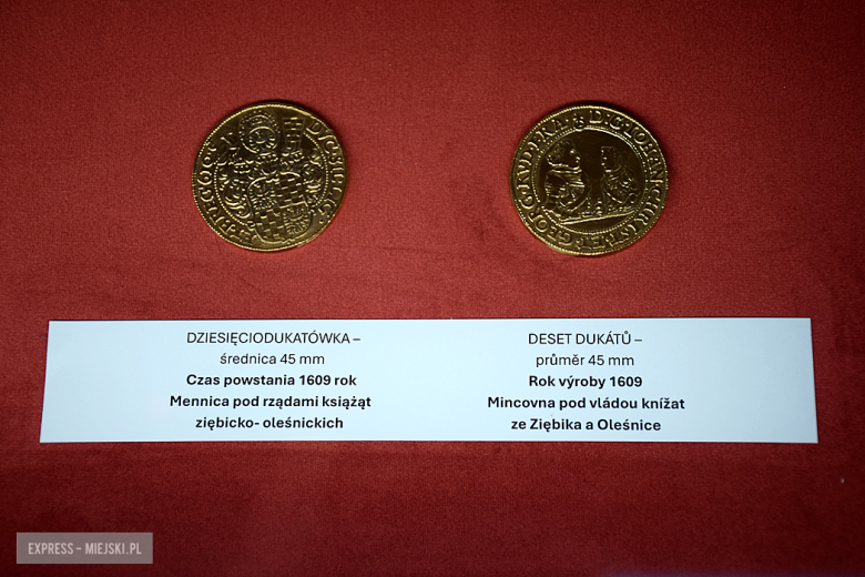 Złotostockie monety odtworzone z precyzją mistrzów. Wyjątkowa wystawa replik i hologramów