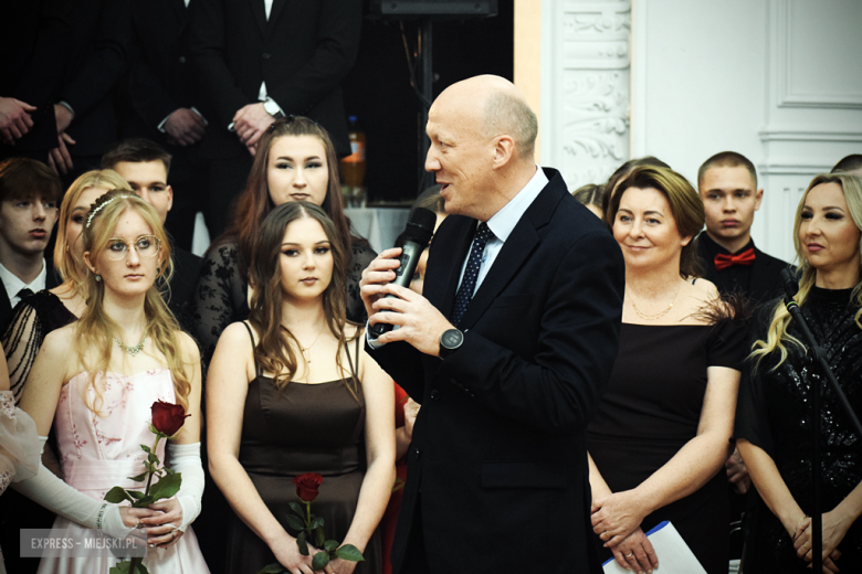 Studniówka w Zespole Szkół Ponadpodstawowych w Ziębicach [foto]