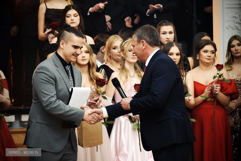 Studniówka w Zespole Szkół Ponadpodstawowych w Ziębicach [foto]