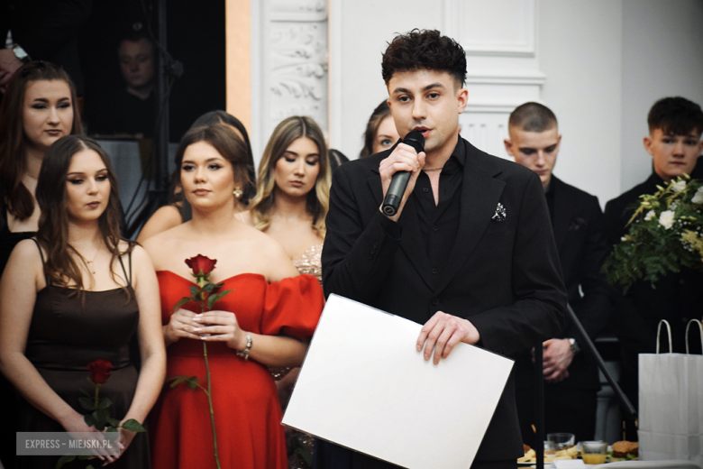 Studniówka w Zespole Szkół Ponadpodstawowych w Ziębicach [foto]