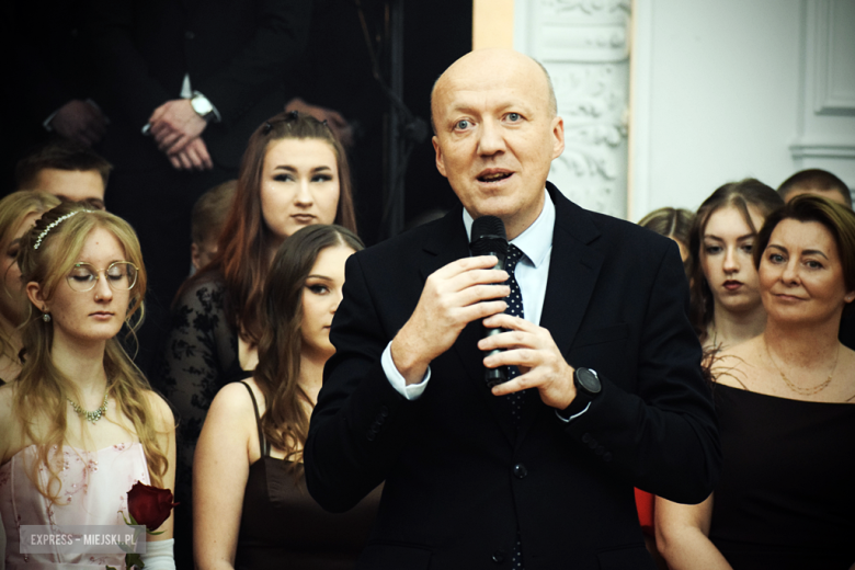 Studniówka w Zespole Szkół Ponadpodstawowych w Ziębicach [foto]