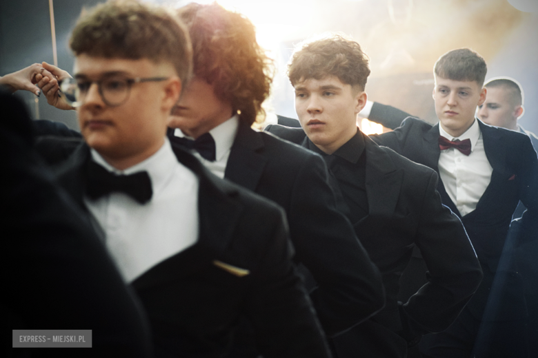 Studniówka w Zespole Szkół Ponadpodstawowych w Ziębicach [foto]