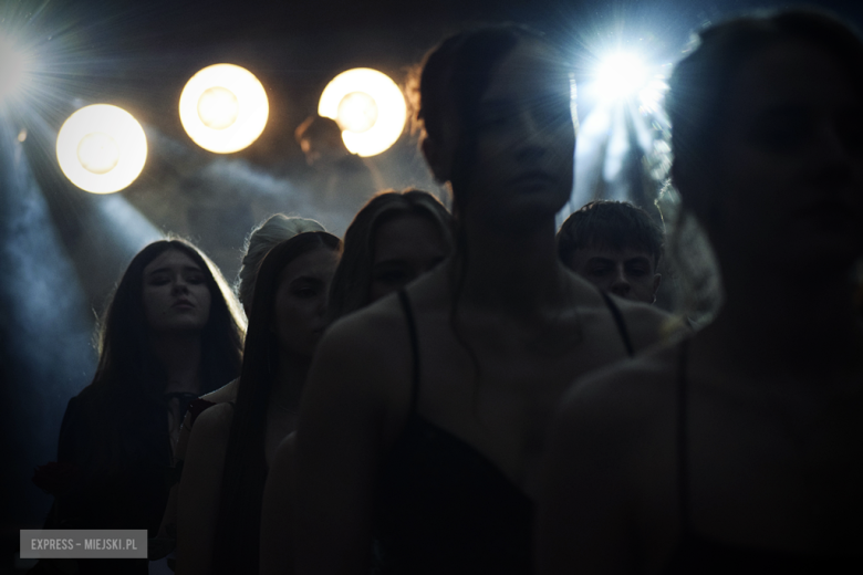 Studniówka w Zespole Szkół Ponadpodstawowych w Ziębicach [foto]