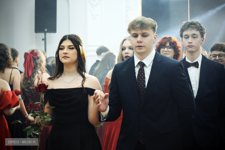 Studniówka w Zespole Szkół Ponadpodstawowych w Ziębicach [foto]