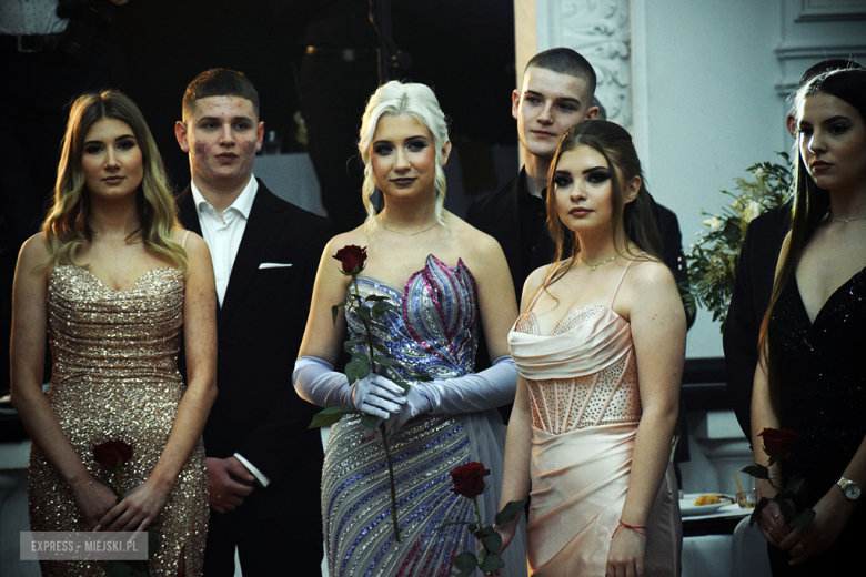 Studniówka w Zespole Szkół Ponadpodstawowych w Ziębicach [foto]