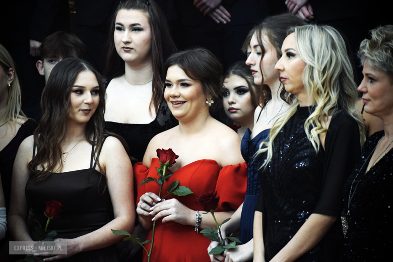 Studniówka w Zespole Szkół Ponadpodstawowych w Ziębicach [foto]