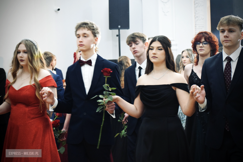 Studniówka w Zespole Szkół Ponadpodstawowych w Ziębicach [foto]