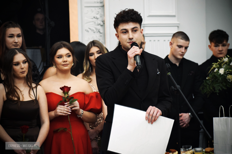 Studniówka w Zespole Szkół Ponadpodstawowych w Ziębicach [foto]