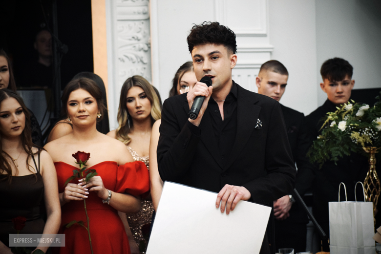 Studniówka w Zespole Szkół Ponadpodstawowych w Ziębicach [foto]