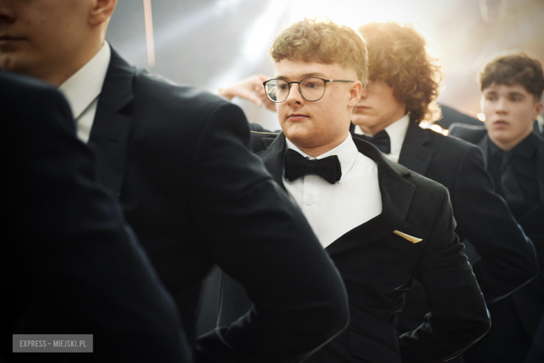 Studniówka w Zespole Szkół Ponadpodstawowych w Ziębicach [foto]