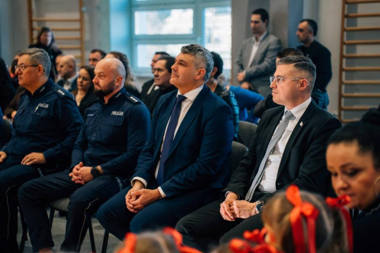 	Wyremontowana po powodzi hala sportowa w Kamieńcu Ząbkowickim oficjalnie otwarta