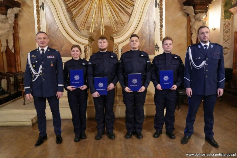 Uroczyste ślubowanie nowych policjantów we wrocławskim Oratorium Marianum