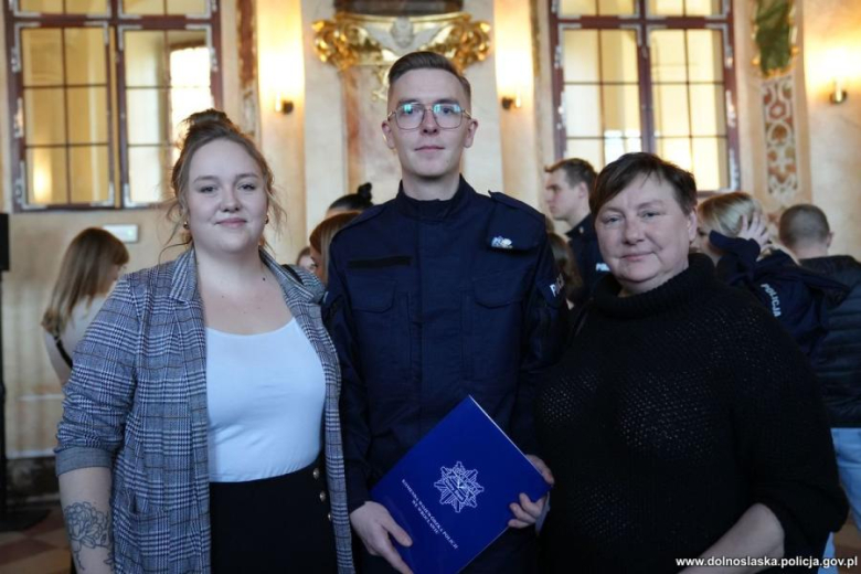 Uroczyste ślubowanie nowych policjantów we wrocławskim Oratorium Marianum