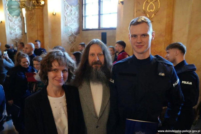 Uroczyste ślubowanie nowych policjantów we wrocławskim Oratorium Marianum