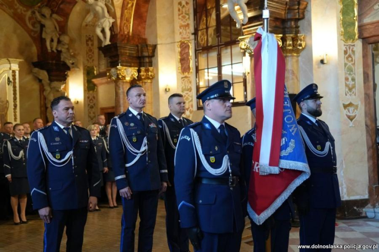 Uroczyste ślubowanie nowych policjantów we wrocławskim Oratorium Marianum
