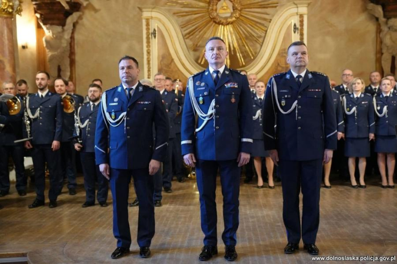 Uroczyste ślubowanie nowych policjantów we wrocławskim Oratorium Marianum