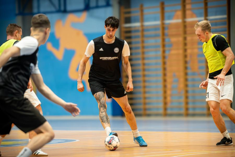 Ząbkowicka Liga Futsalu wkroczyła w decydującą fazę. Znamy cztery ekipy, które zawalczą o mistrza