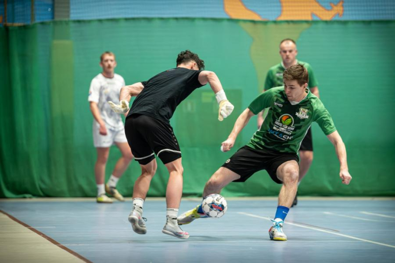Ząbkowicka Liga Futsalu wkroczyła w decydującą fazę. Znamy cztery ekipy, które zawalczą o mistrza
