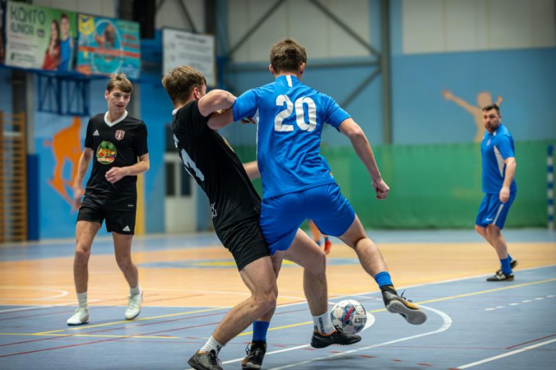 Ząbkowicka Liga Futsalu wkroczyła w decydującą fazę. Znamy cztery ekipy, które zawalczą o mistrza