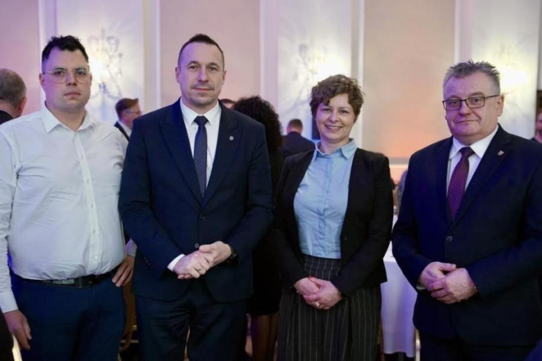 Wsparcie WSSE dla firm z powiatu. Wyróżniono Piekarnię Bartecki i Radiotechnikę Marketing