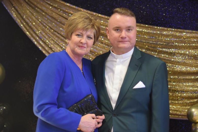 Maturzyści z „Wrocławskiej” bawili się na studniówce [foto]