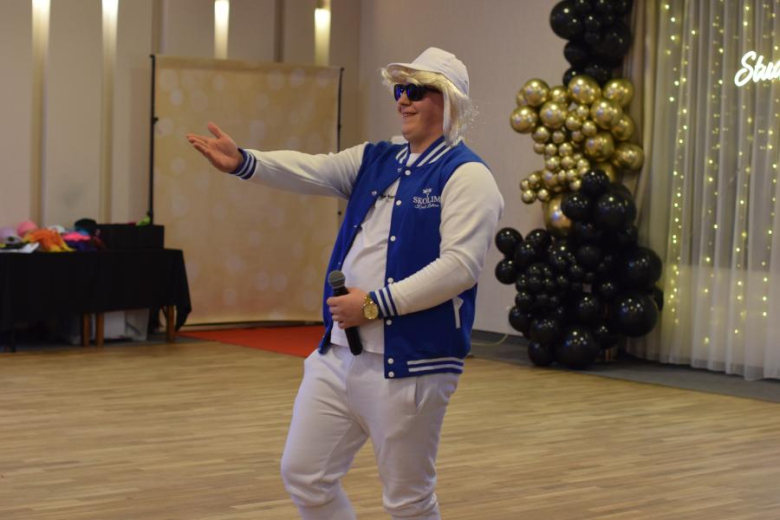 Maturzyści z „Wrocławskiej” bawili się na studniówce [foto]