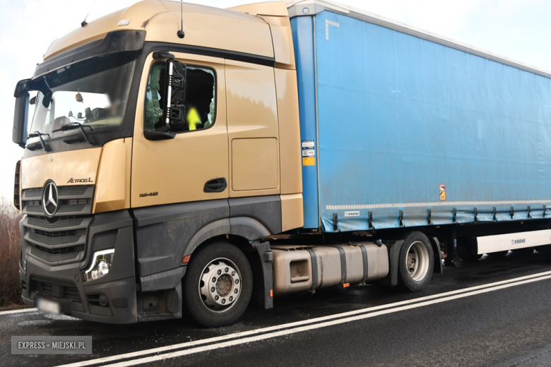 Utrudnienia w ruchu na krajowej ósemce. Zderzenie dwóch samochodów ciężarowych