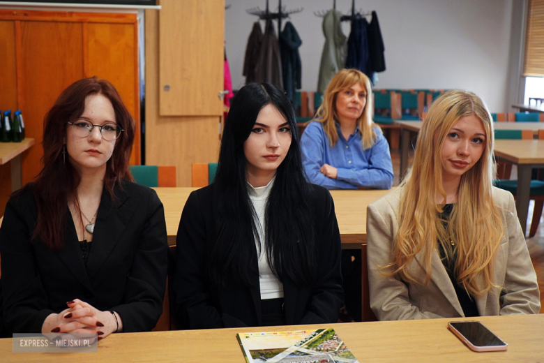 	I sesja Młodzieżowej Rady Powiatu Ząbkowickiego – radni złożyli ślubowanie i wybrali prezydium