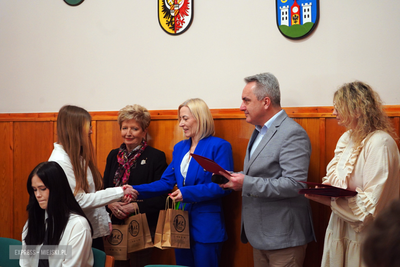 	I sesja Młodzieżowej Rady Powiatu Ząbkowickiego – radni złożyli ślubowanie i wybrali prezydium